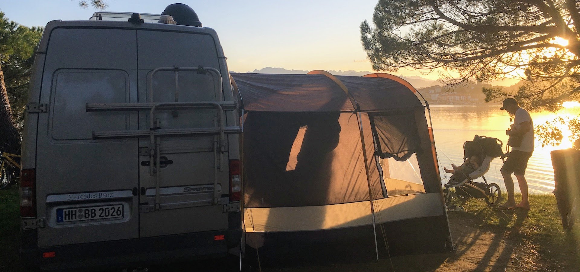camping fernseher mit integriertem receiver und antenne Camping Satellitenanlage Hellgrau Stahl 42 cm mit Fernseher — Schwaiger GmbH main image 0